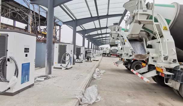 【重卡电动先锋】牛宝体育官网300-400kW重卡充电桩：亮点与应用典范(图5)